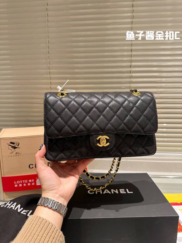 原单品质 “复刻版 Chanel 26Cm Cf ” Chanel礼盒专柜包装 无疑是个美胚子简直就是狙击小仙女们心脏的利器珍珠女孩的优雅与温柔就像珍珠本身的特