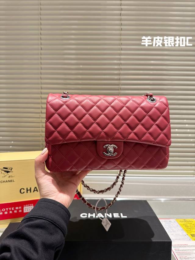 原单品质 “复刻版 Chanel 26Cm Cf ” Chanel礼盒专柜包装 无疑是个美胚子简直就是狙击小仙女们心脏的利器珍珠女孩的优雅与温柔就像珍珠本身的特