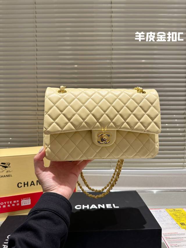 原单品质 “复刻版 Chanel 26Cm Cf ” Chanel礼盒专柜包装 无疑是个美胚子简直就是狙击小仙女们心脏的利器珍珠女孩的优雅与温柔就像珍珠本身的特