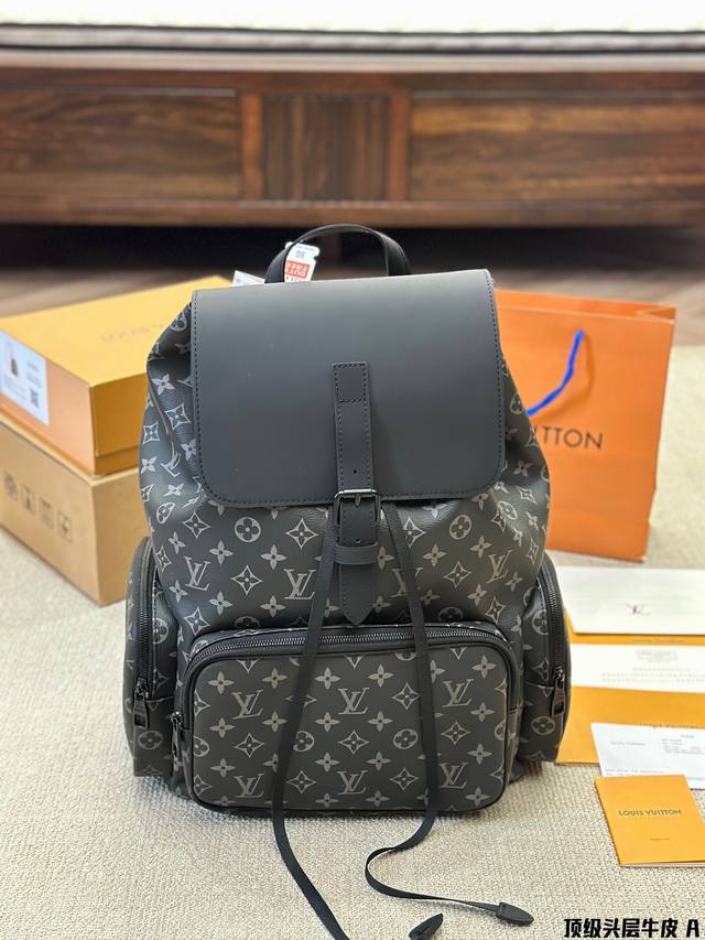 牛皮版本 Louis Vuitton Lv Trio 链条 双肩 背包 书包 Lv Petite Malle ，这款一出几乎疯抢翻！风格个性时尚 Louis V