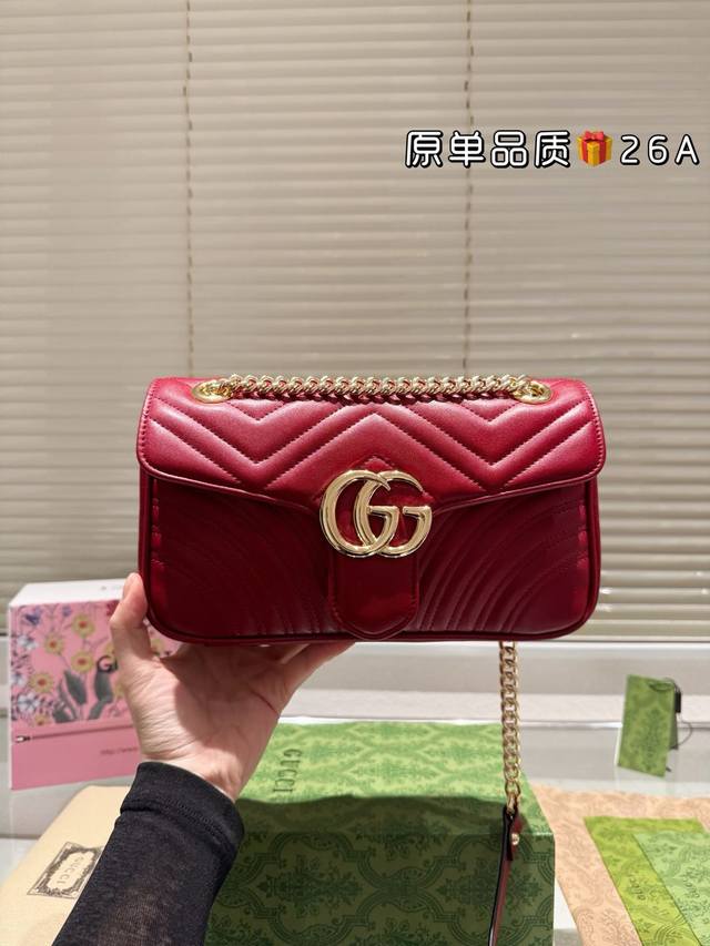 牛皮 飞机盒折叠礼盒 Size：26*14M Gucci Marmont 6 经典款啦 质量很好 性价比高 牛皮品质