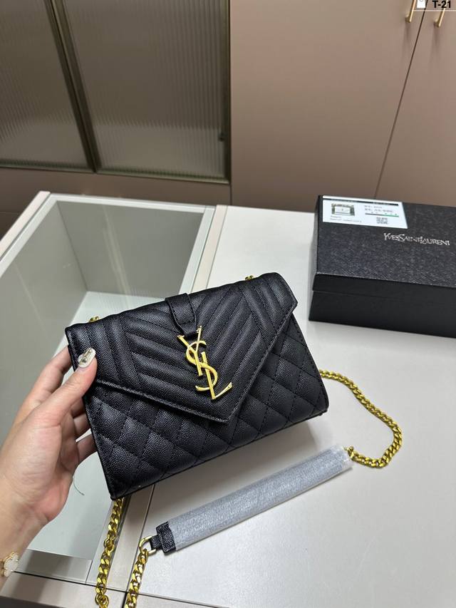 YSL 圣罗兰EnveloPe 信封包链条包 超能装的信封包， 简直美翻啦 透露出成熟气质 T-21尺寸21×14配盒