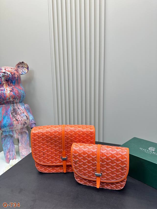 配礼盒 goyard戈雅马鞍包 -新款 goyard logo的大潮今年可是开挂了！每个包的手绘花纹都特别有自己的独特魅力，不管是亮眼的鲜艳色，还是低调的深色系