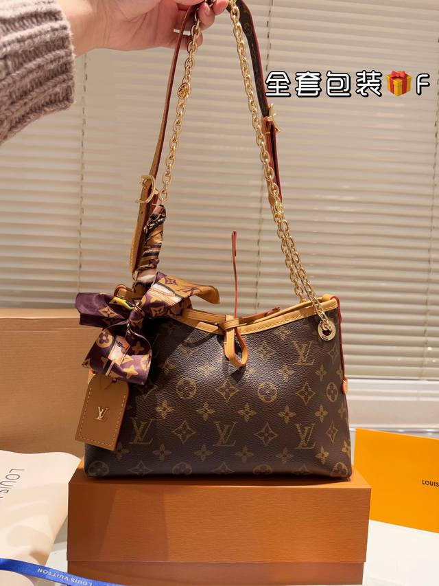 配盒 size：25*18cm carryall bb来袭 新款链条拼接肩带 Lv 最强者CarryAll， 可爱休闲都ok哈 carryall是真的强！ 性价