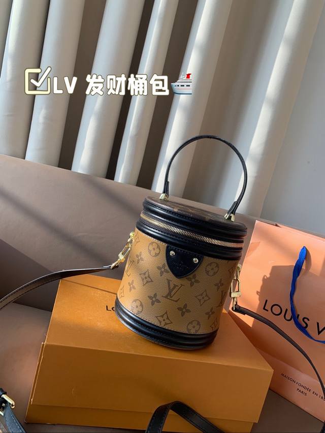 配折叠盒子 LV 发财桶包 内设专柜logo 备受拥戴拥有超久历史 华丽感爆棚 入门级轻熟款 秀气精致很提气质 质量对比原版复刻 皮绒内里 完美收纳随行物品 单