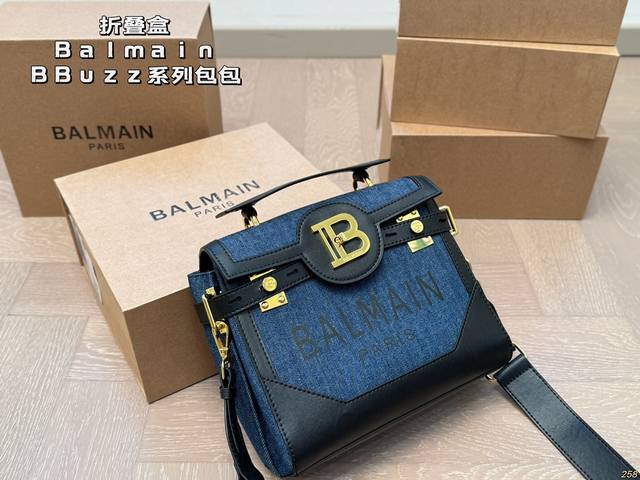 折叠盒 Balmain B Buzz系列包包 帆布包，可以背20年不过时的包包～ 复古B字金扣，气场全开Cool Girl必备！ 尺寸 23 19