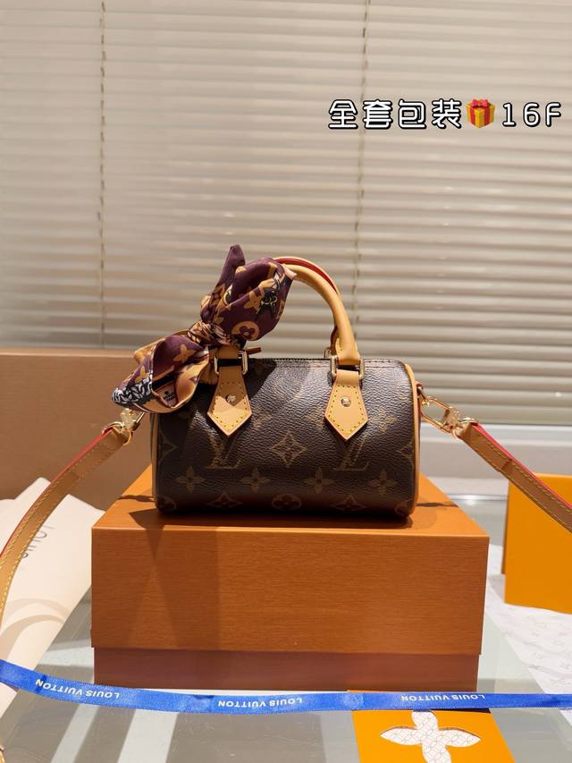 全套包装 LV Nano SPeedy 16 枕头包 LV 新款系列 枕头包 手袋,全网首发 LV SPeedy nano 枕头包这款Retiro 手袋以标志性