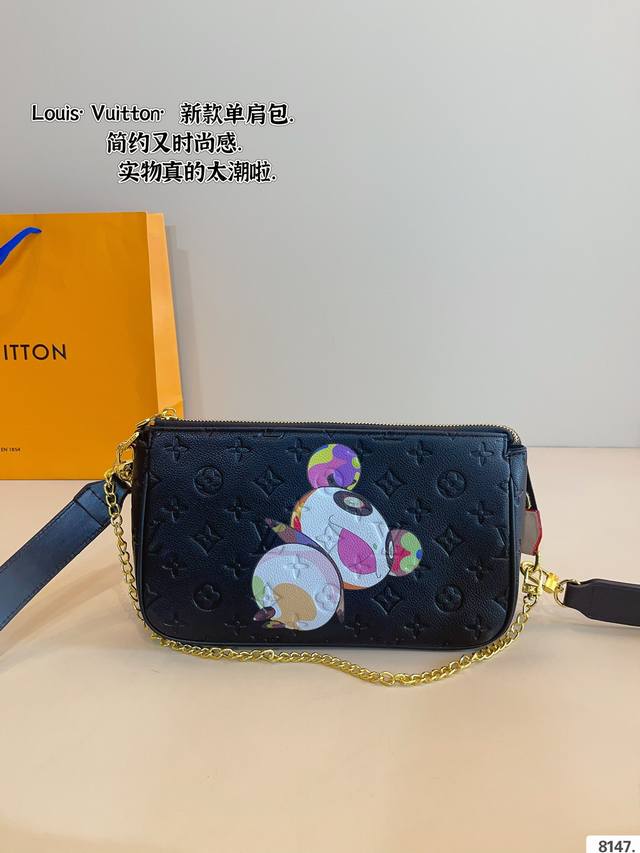 LV单肩斜挎包.日本中古 vintage包包v老花村上隆限定薇薇安女包LV老花限定 ！超美！好多网红潮人都在背 单肩斜挎背这款包看着简单，搭配起来特别有范！被外