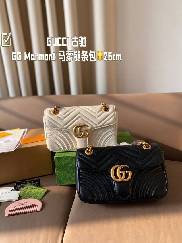 配飞机盒折叠盒size：26*16gucci 古驰Gg Marmont 迷你马蒙链条包以双G标识作为点睛之笔包内配有镜子梳子多种背法，给造型增加了很多变化！每个