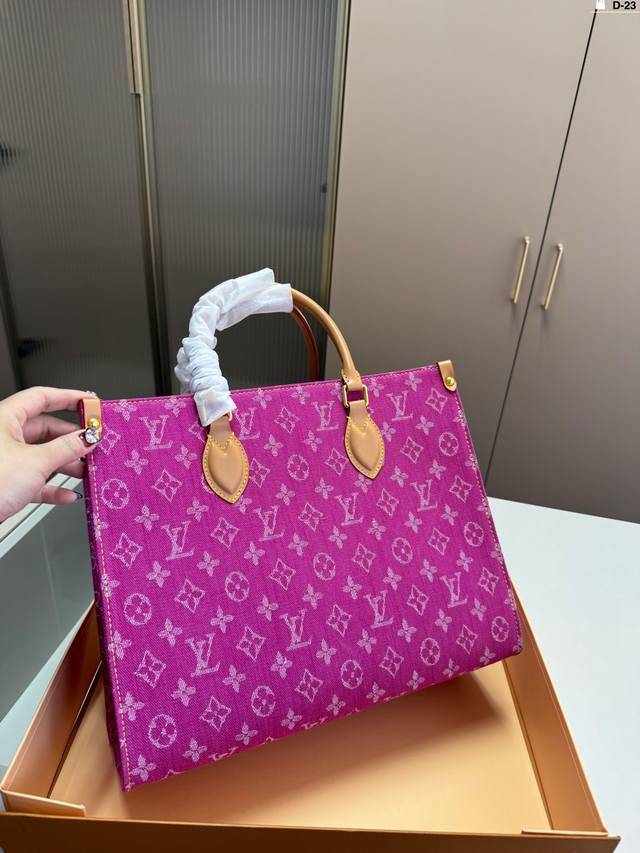 Lv Onthego Bb丛林托特包路易威登Lv 老花 Logo Onthego作为经典款之一，它是有绝对的优势d-23尺寸34×27折叠盒