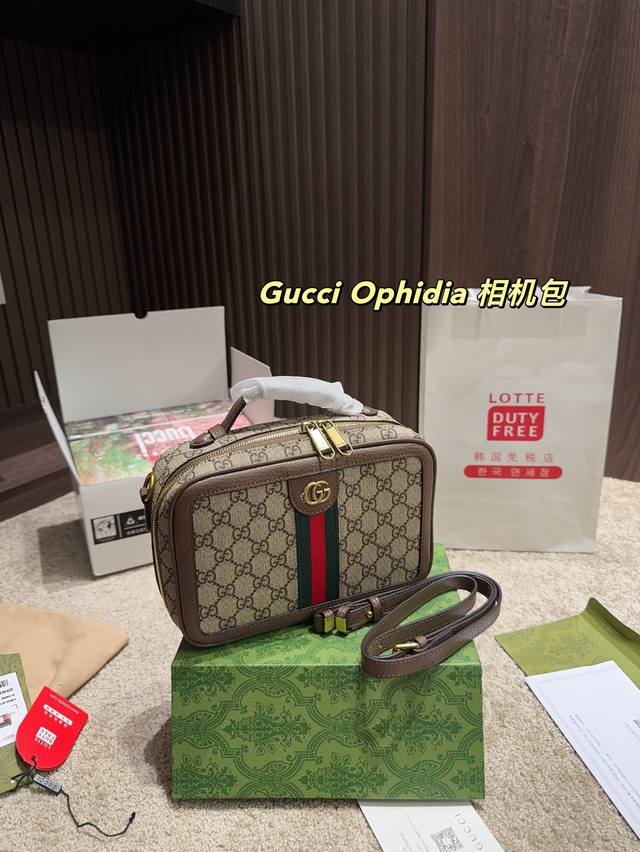 全套包装尺寸23.16酷奇Gucci Ophidia 复古相机包经典系列造就独一无二的设计加上独具一格的时尚在哪里都具有潮酷风格