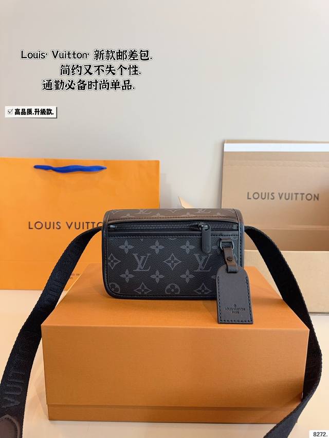 配礼盒. Lv 新款 邮差包.男生必入超经典测评又是一期Louis Vuitton男包推荐真的很精彩很多男包除了男生喜欢今天推荐的这只Outdoor系列的单肩包