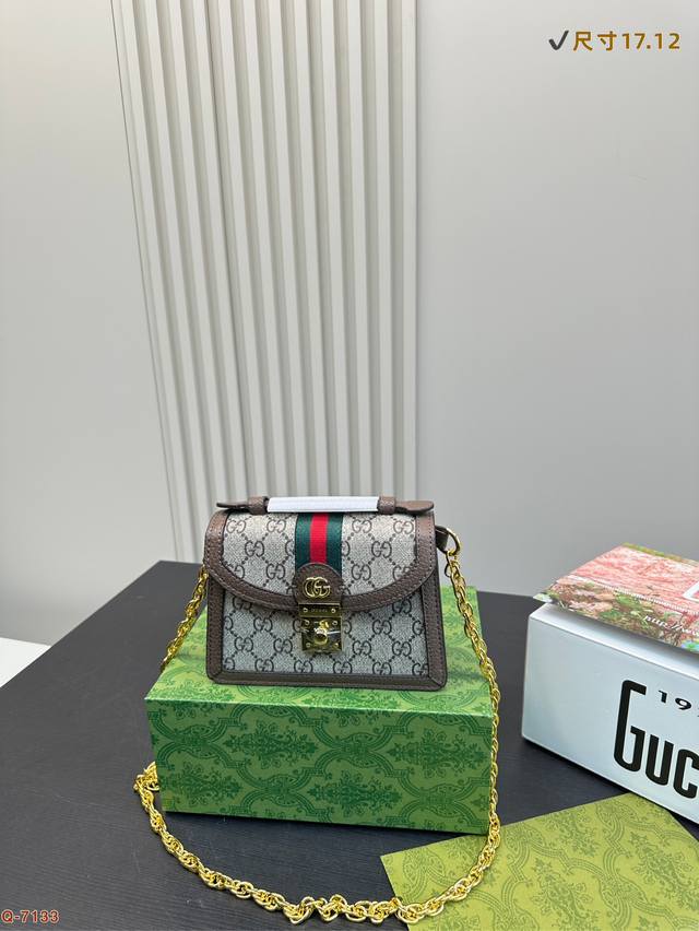 全套包装 酷奇Gucci新款 Gucci Mini Ophidia Mini Bag精致 Mini小包来啦近年的潮流趋势 时尚穿搭型迷你小包才是出街必备单品造型