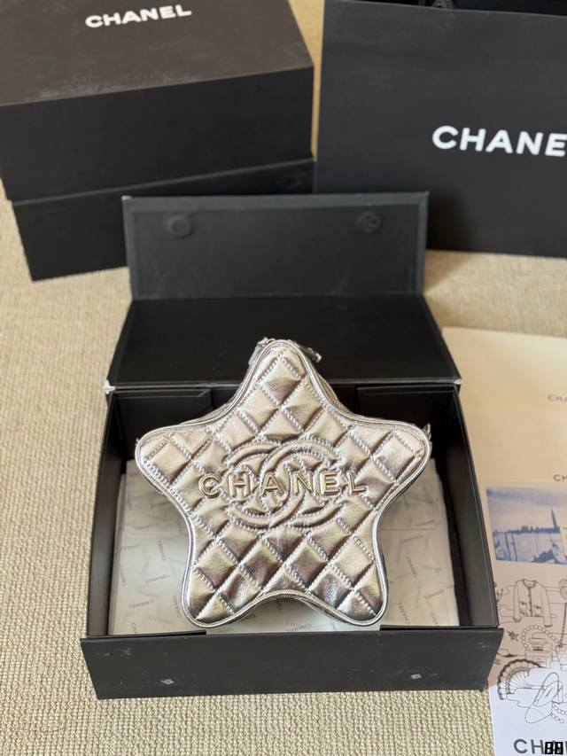 Chanel 星星包 慵懒随性又好背上身满满的惊喜高级慵懒又随性彻底心动的一只size：22 20Cm