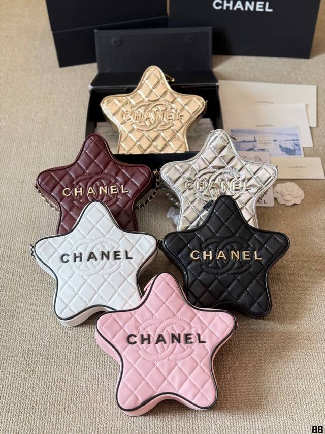 Chanel 星星包 慵懒随性又好背上身满满的惊喜高级慵懒又随性彻底心动的一只size：22 20Cm