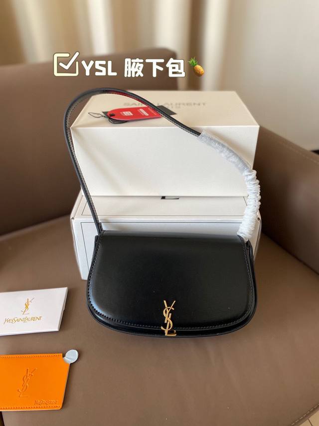 折叠礼盒 ysl 到啦最新款腋下包Voltaire超Chic的 尽显极致的圣罗兰ysl超级百搭哦！尺寸21*13