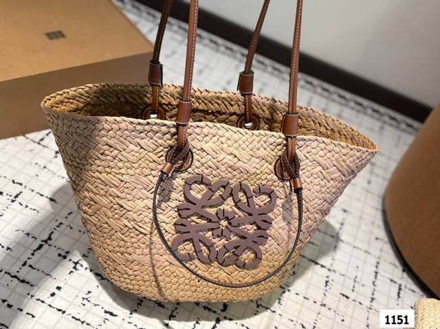 罗意威 Loewe 草编菜篮子夏天必备拉菲草单品清清爽爽 简约时尚通勤日常皆可的百搭神器 31.24 - 点击图像关闭