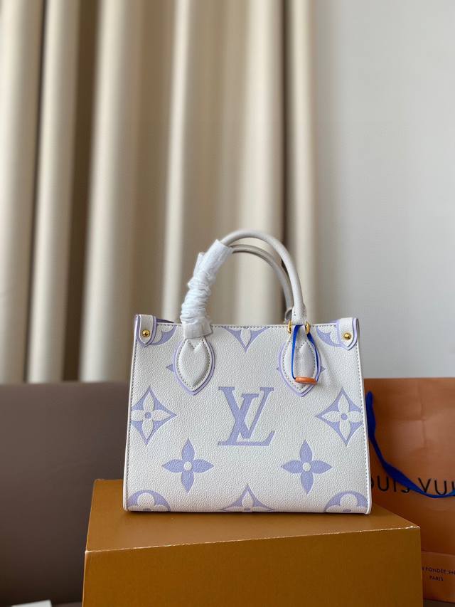 Lv Onthego 24Cm 压字 丛林包 时尚托特包 折叠礼盒原单品质 Lv A B面喷绘 Onthego妈咪袋 性价比之王这是一款超赞的包型，灵感来自于恶