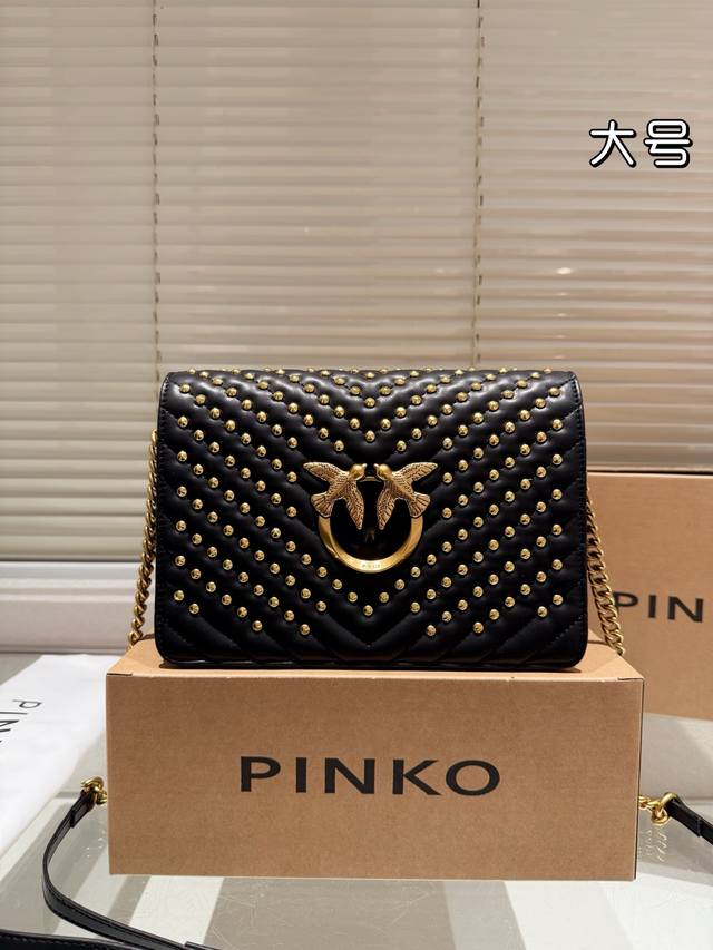 飞机盒pinko 品高燕子包pinko 在平价包包里算是明星喽国他的经典燕子包，是有品味和个性的妹子的最佳选择盛即使在皮具品牌竞争激烈的的意大利，Pinko 仍